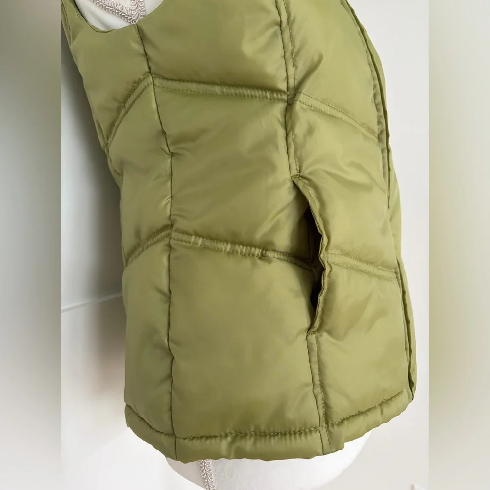 Merona Olive Green Quilted Puffer Vest with High Collar and Pockets Women’s Sm